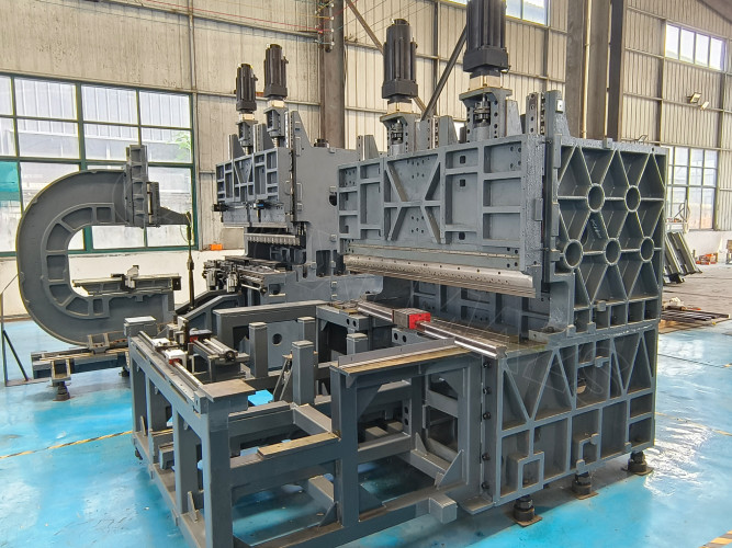 3200mm 18 Axis CNC Sheet Metal Panel Bender Hydraulic Sheet Metal Bender With Automatic Tool